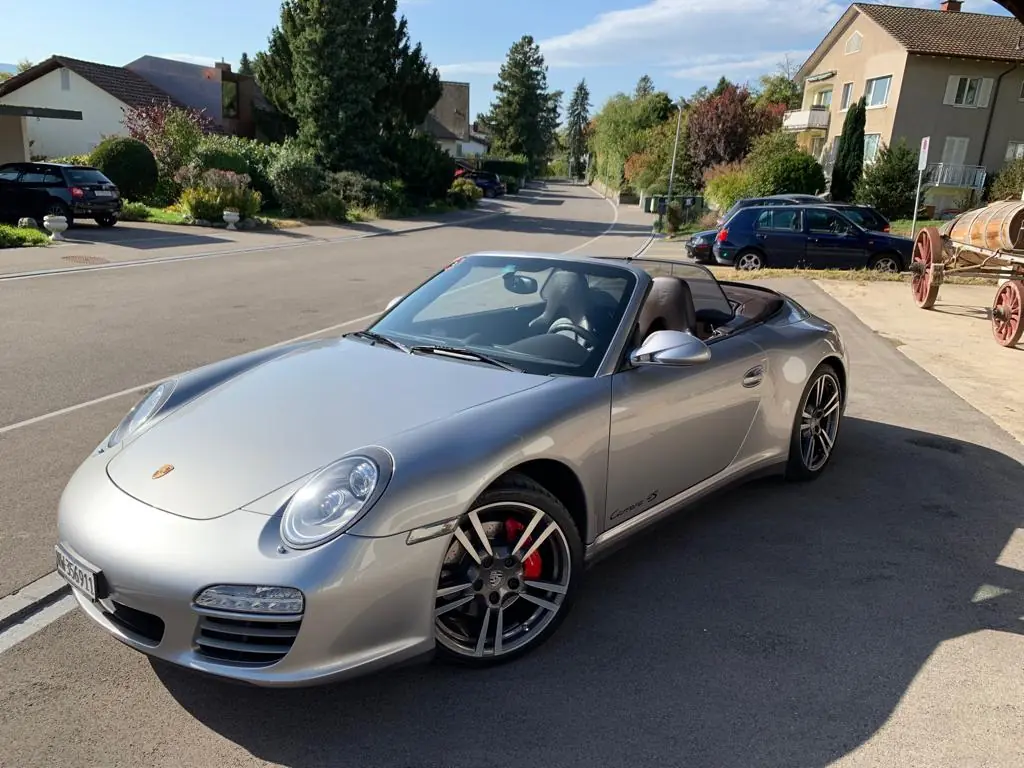 Porsche 911 Carrera 4S PDK — Cabriolet légendaire, 90000 km, traction intégrale — vue extérieure
