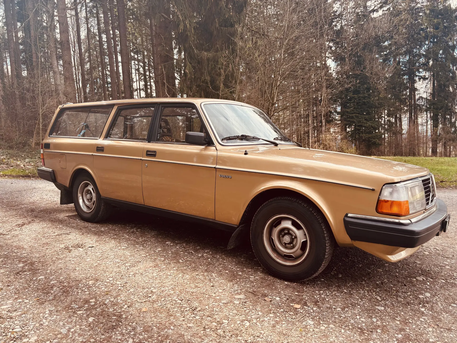 Volvo 240 2.3 GL — L'incontournable break suédois des années 80 — Außenansicht