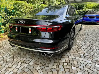Audi S8 — Berline de prestige 571 ch, entretien Audi certifié, 35 000 km seulement — Seitenansicht