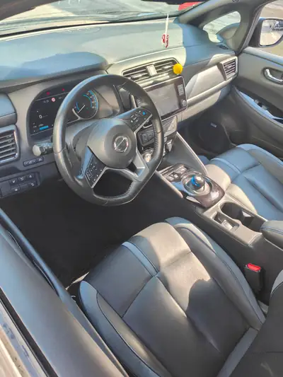 Nissan Leaf Tekna — Électrique zéro émission, 31 500 km seulement — Miniatura 7