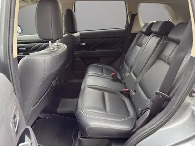 Mitsubishi Outlander 2.0 PHEV Diamond — SUV hybride rechargeable 4×4, toit panoramique — Thumbnail 13
