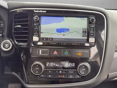 Mitsubishi Outlander 2.0 PHEV Diamond — SUV hybride rechargeable 4×4, toit panoramique — Thumbnail 15