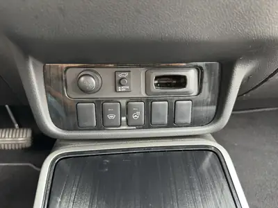 Mitsubishi Outlander 2.0 PHEV Diamond — SUV hybride rechargeable 4×4, toit panoramique — Thumbnail 16
