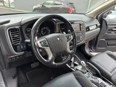 Mitsubishi Outlander 2.0 PHEV Diamond — SUV hybride rechargeable 4×4, toit panoramique — Thumbnail 25