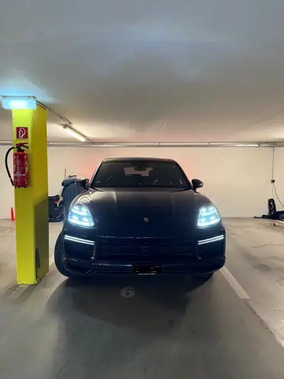 Porsche Cayenne Turbo — SUV haute performance, 550 ch, garantie jusqu'en 2027 — fianco