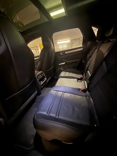 Porsche Cayenne Turbo — SUV haute performance, 550 ch, garantie jusqu'en 2027 — cruscotto