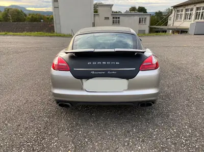 Porsche Panamera Turbo 4.8 PDK — Gran turismo 500 ch, tous terrains, équipement premium — Innenraum