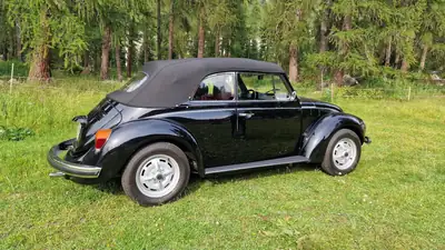 VW Käfer Cabriolet 1303 LS 1600 — L'icône décapotable des années 70, histoire automobile garantie — dettaglio
