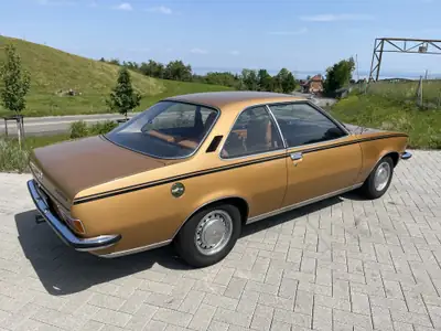 Opel Rekord 2000 Coupé 1976 — Classique élégant, moteur robust, kilométrage modéré — rear view