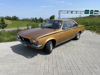 Opel Rekord 2000 Coupé 1976 — Classique élégant, moteur robust, kilométrage modéré — exterior view