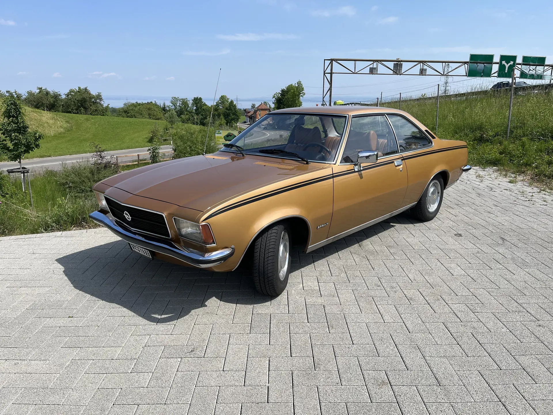 Opel Rekord 2000 Coupé 1976 — Classique élégant, moteur robust, kilométrage modéré