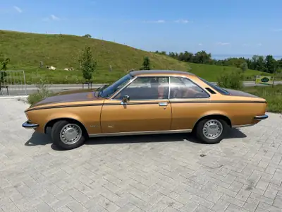 Opel Rekord 2000 Coupé 1976 — Classique élégant, moteur robust, kilométrage modéré — side view