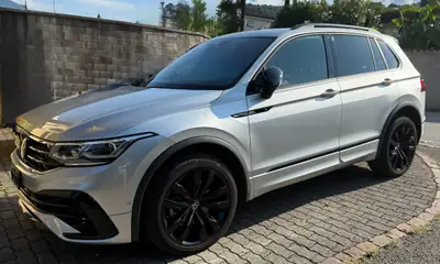 VW Tiguan 2.0TSI R-Line 4Motion — SUV performant, 23 500 km seulement — vue extérieure