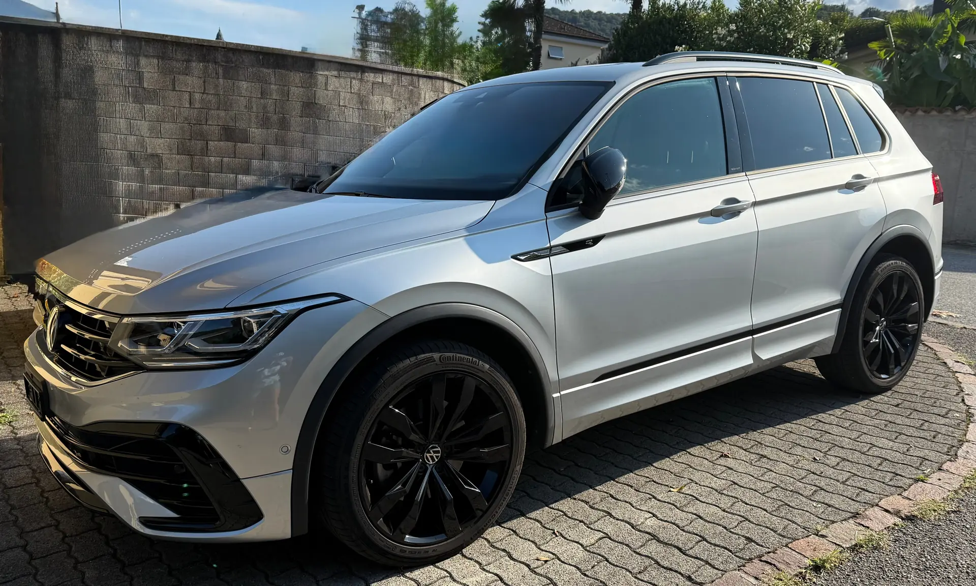 VW Tiguan 2.0TSI R-Line 4Motion — SUV performant, 23 500 km seulement