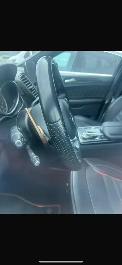 Mercedes-Benz GLE 43 AMG Coupé — SUV prestige 390 ch, design exclusif OrangeArt — dashboard
