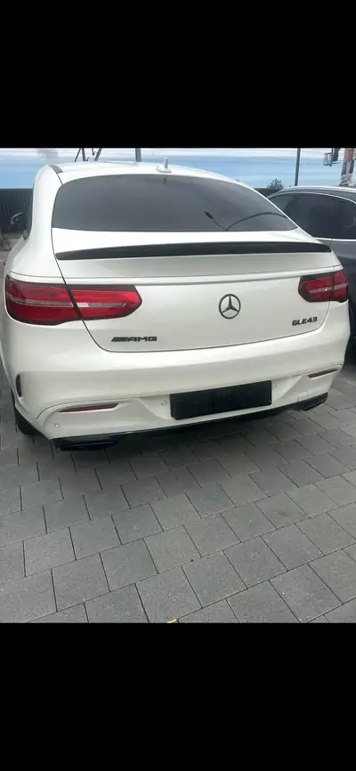 Mercedes-Benz GLE 43 AMG Coupé — SUV prestige 390 ch, design exclusif OrangeArt — interior