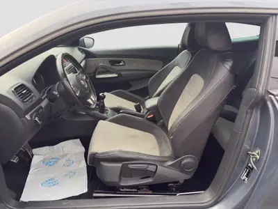 VW Scirocco 2.0 TSI — Coupé sportif, 200 ch, entretien VW suivi — Miniatura 9