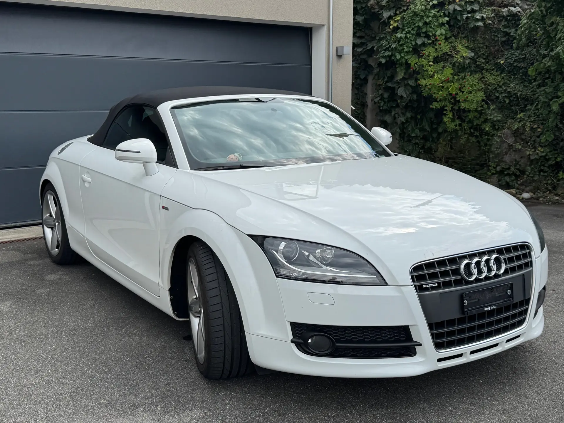 Audi TT Roadster 2.0 TFSI Quattro — Cabriolet sportif 200 ch, 54'000 km seulement — vista esterna