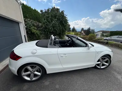 Audi TT Roadster 2.0 TFSI Quattro — Cabriolet sportif 200 ch, 54'000 km seulement — interni