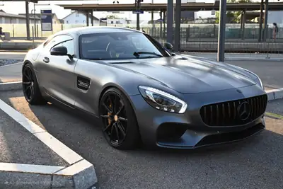 Mercedes-AMG GT Speedshift DCT — Coupé sportif 462 ch, service AMG certifié — vista esterna