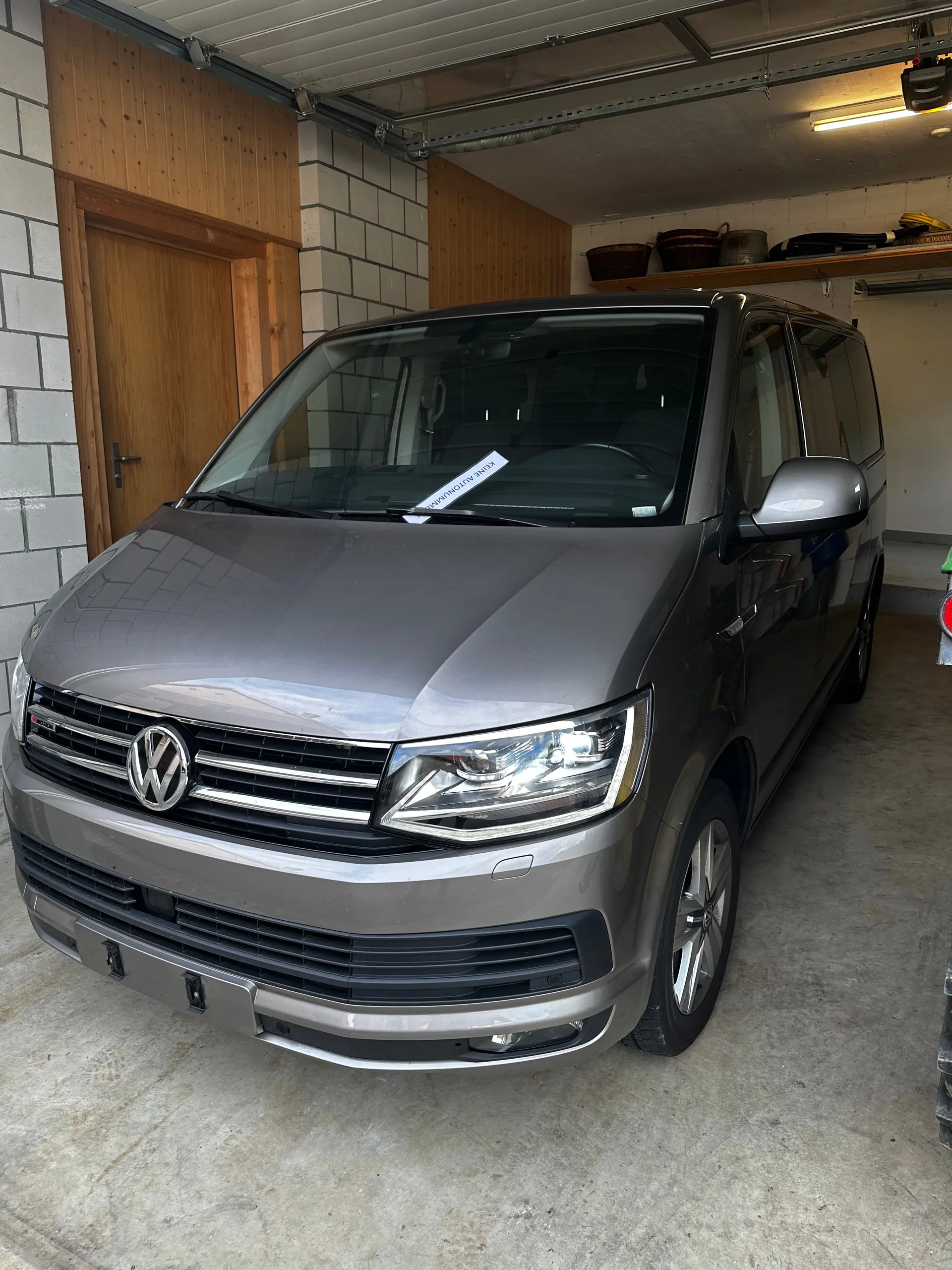 VW T6 Caravelle 4Motion DSG — Monospace 8 places premium, diesel puissant et tout-terrain — vista esterna
