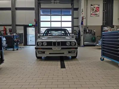BMW 320i Edition Executive 1991 — Classique authentique, 6-cylindres, état exceptionnel — Miniatura 11