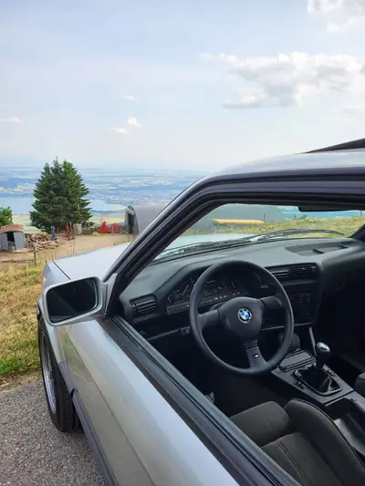 BMW 320i Edition Executive 1991 — Classique authentique, 6-cylindres, état exceptionnel — Miniatura 13