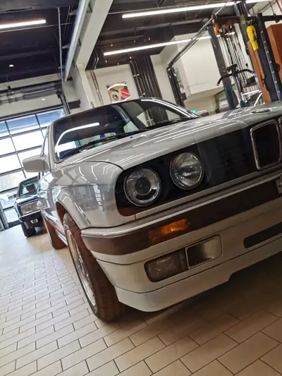 BMW 320i Edition Executive 1991 — Classique authentique, 6-cylindres, état exceptionnel — Miniatura 19