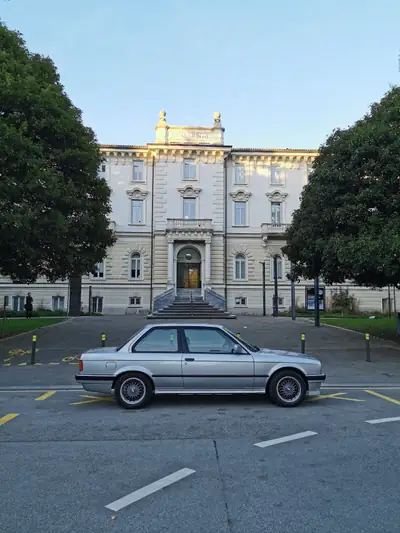 BMW 320i Edition Executive 1991 — Classique authentique, 6-cylindres, état exceptionnel — Miniatura 23