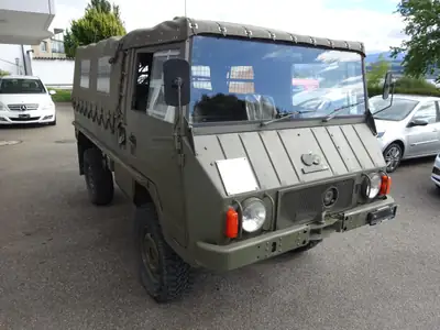 PUCH Pinzgauer 710M Veteran 1979 — Légende des véhicules tous terrains, seulement 25'000 km — interior