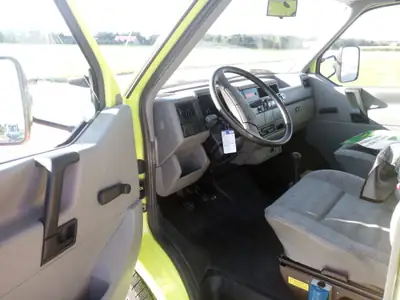 VW T4 2.5 Syncro — Utilitaire polyvalent 4x4, seulement 15'500 km — détail