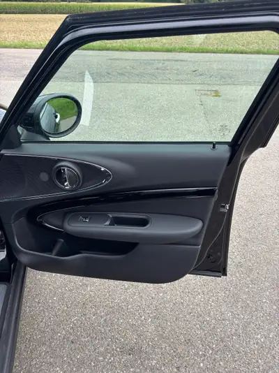 MINI Clubman Cooper S ALL4 — Compacte polyvalente avec transmission intégrale et équipements premium — Miniatura 12