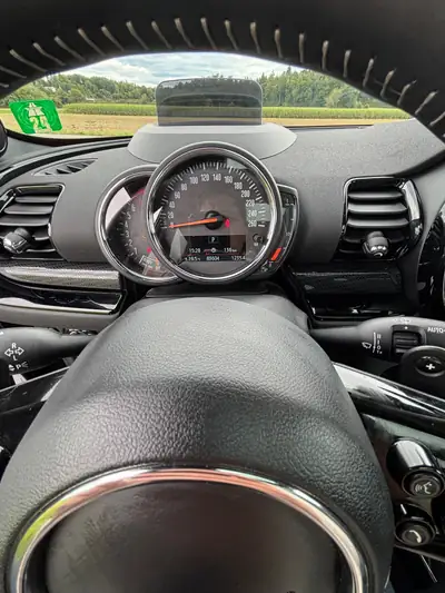 MINI Clubman Cooper S ALL4 — Compacte polyvalente avec transmission intégrale et équipements premium — Miniatura 16