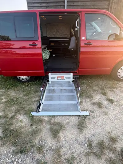 VW T6 Multivan 2.0 TDI Highline Liberty — 7 places, 50'000 km, aménagement PMR — Heckansicht
