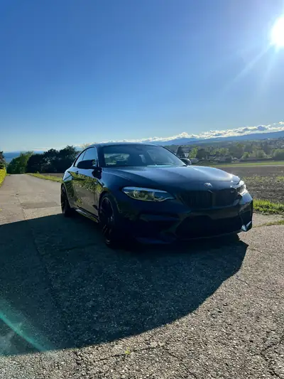 BMW M2 Competition Drivelogic — Coupé sportif 410 ch, freins M Sport et caméra de recul — Heckansicht
