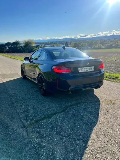 BMW M2 Competition Drivelogic — Coupé sportif 410 ch, freins M Sport et caméra de recul — Innenraum
