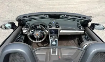 Porsche 718 Boxster S — Cabriolet sportif 350 ch, 58'000 km, entretien Porsche complet — intérieur