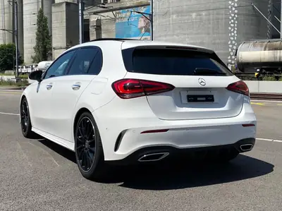 Mercedes-Benz Classe A 200 AMG Line — Élégance urbaine, fraîchement révisée — interior