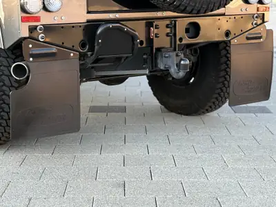 Land Rover Defender 90 Adventure Edition 67YRS — Icône collector en état neuf, diesel robuste — Miniature 29