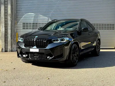 BMW X4M xDrive M Competition — 510 ch, design noir intégral, full équipement premium — vista esterna