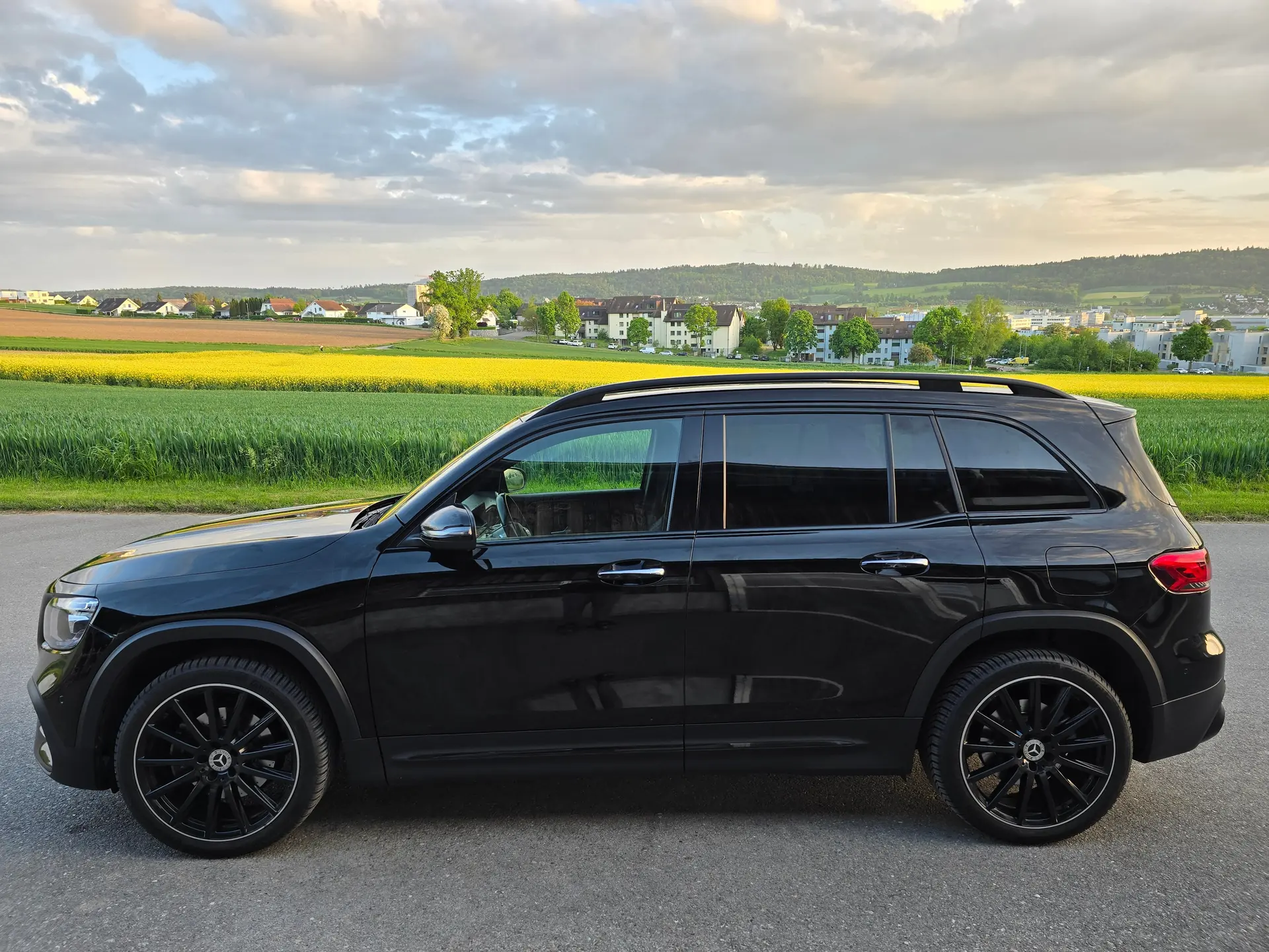 Mercedes-Benz GLB 200 d 4Matic AMG Line — 7 places, diesel efficace, équipements premium — Außenansicht