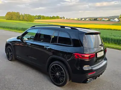 Mercedes-Benz GLB 200 d 4Matic AMG Line — 7 places, diesel efficace, équipements premium — Detail