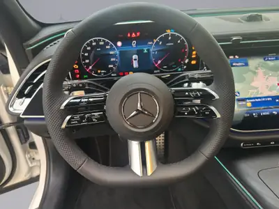 Mercedes-Benz E 220 d AMG Line 4matic Kombi — Break luxe hybride diesel, traction intégrale — Miniature 10