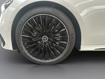 Mercedes-Benz E 220 d AMG Line 4matic Kombi — Break luxe hybride diesel, traction intégrale — Miniature 20
