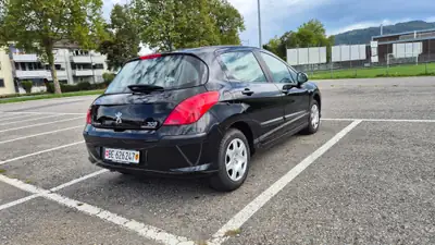 Peugeot 308 1.6 HDi FAP 90 — Berline fiable, faible kilométrage, moteur diesel économe — vista posteriore