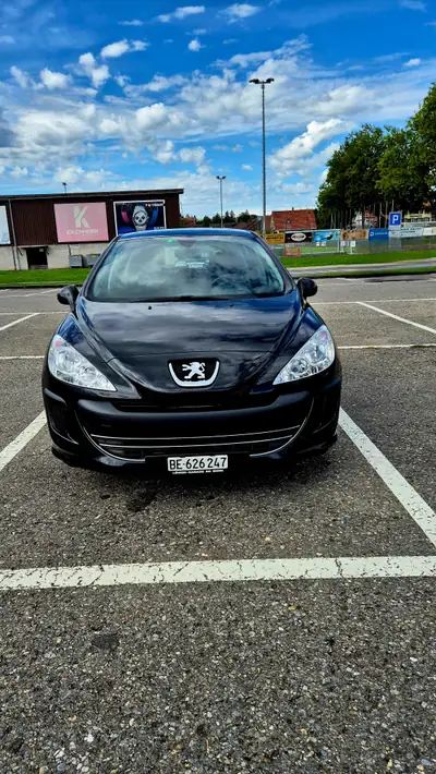 Peugeot 308 1.6 HDi FAP 90 — Berline fiable, faible kilométrage, moteur diesel économe — fianco