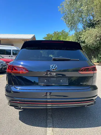 VW Touareg 3.0 TSI eHybrid R — SUV premium hybride rechargeable, 25'700 km seulement — arrière