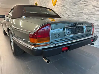 Jaguar XJ-S 5.3 V12 Convertible — Chef-d'œuvre britannique des années 90, état impeccable — vista posteriore