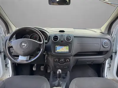 Dacia Lodgy 1.2 T Stepway — Monospace 7 places, caméra de recul et toit panoramique — Thumbnail 14