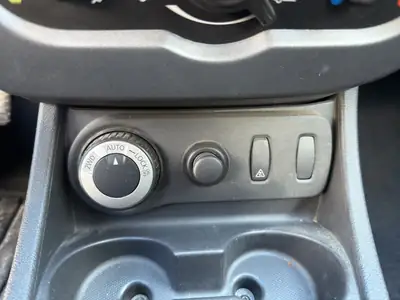 Dacia Duster 1.6 4x4 — SUV robuste sans compromis, entretien certifié — Thumbnail 16